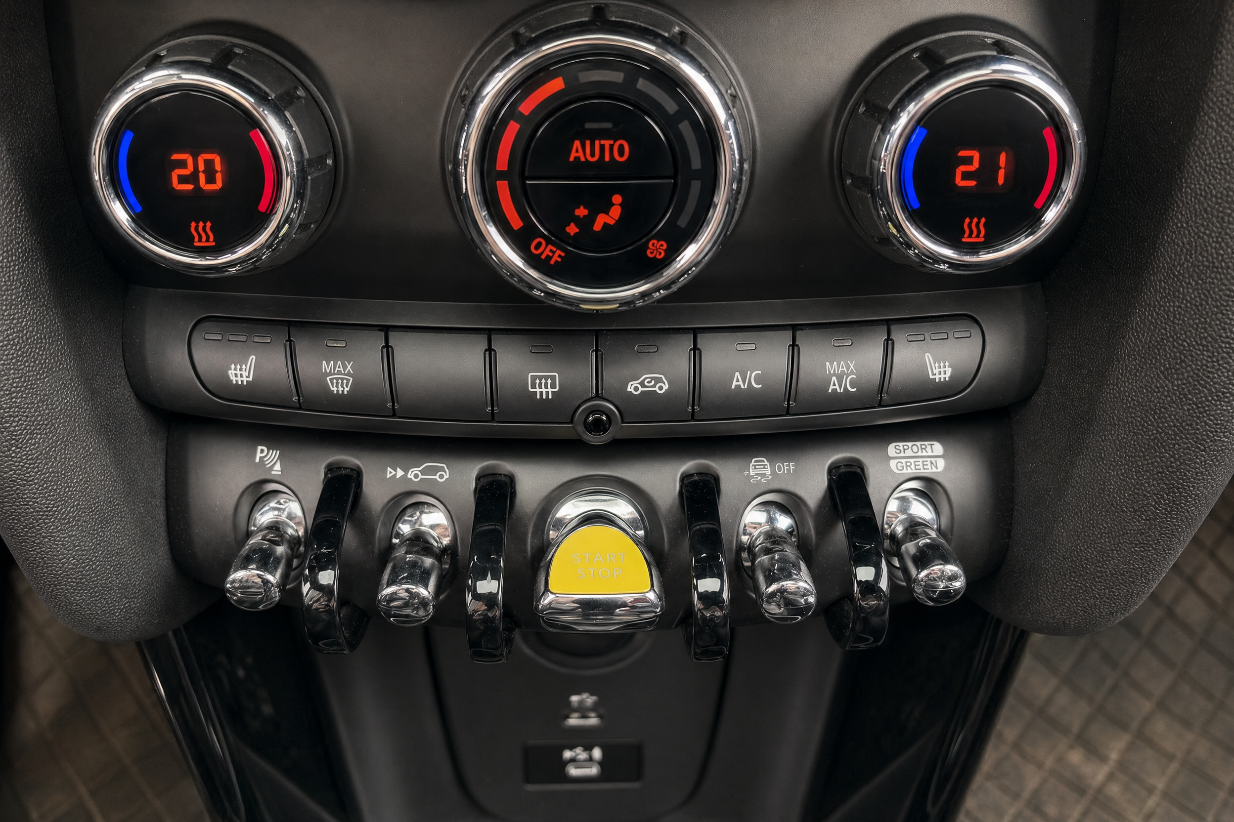 Mini Cooper SE Hatchback 17