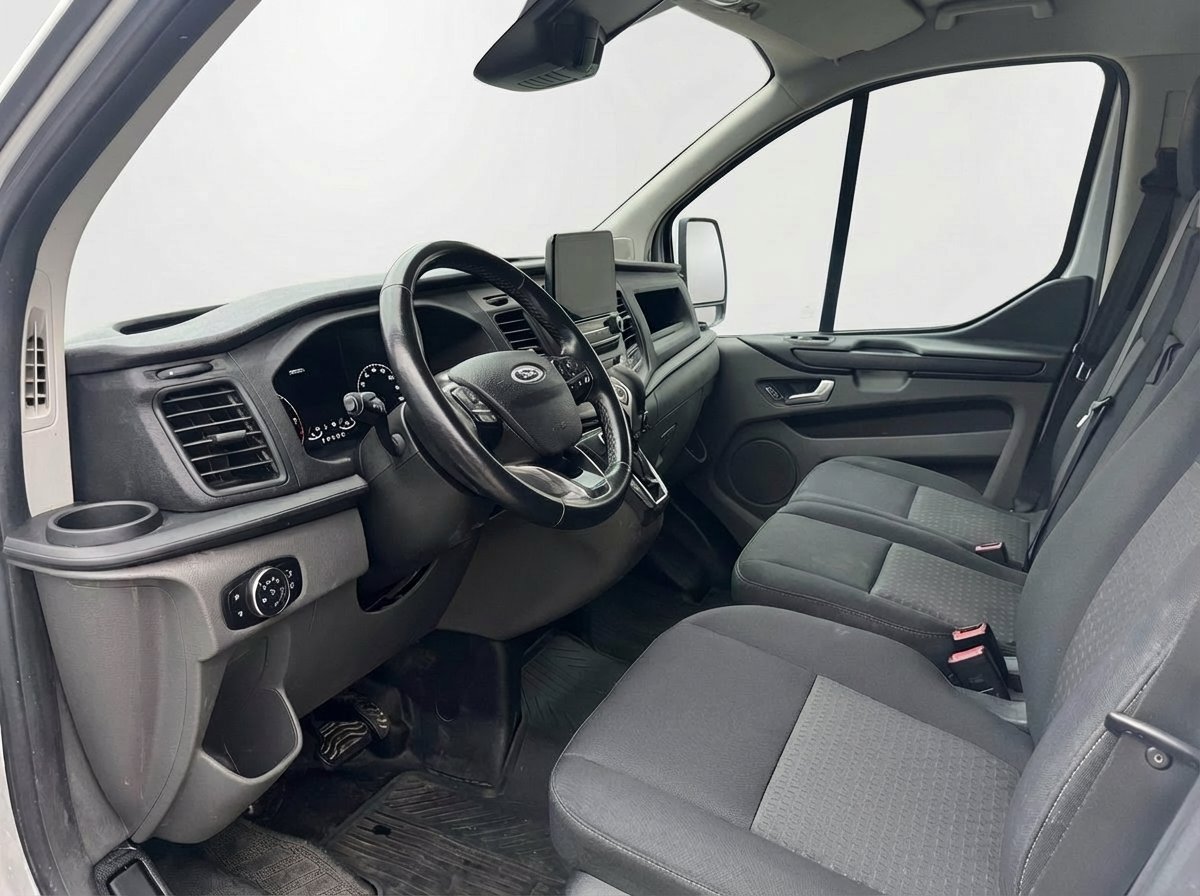 Ford Transit Custom 10