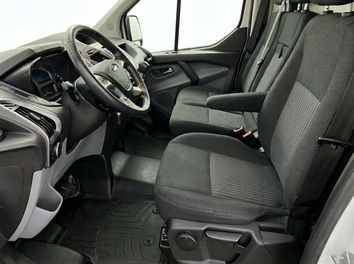 Ford Transit Custom 10