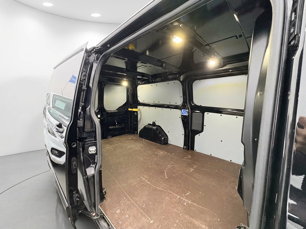 Ford Transit Custom 12