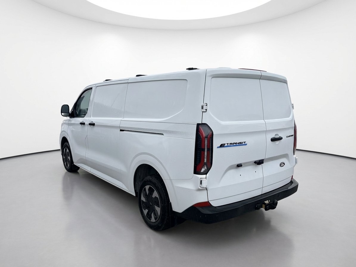 Ford E-Transit Custom 8