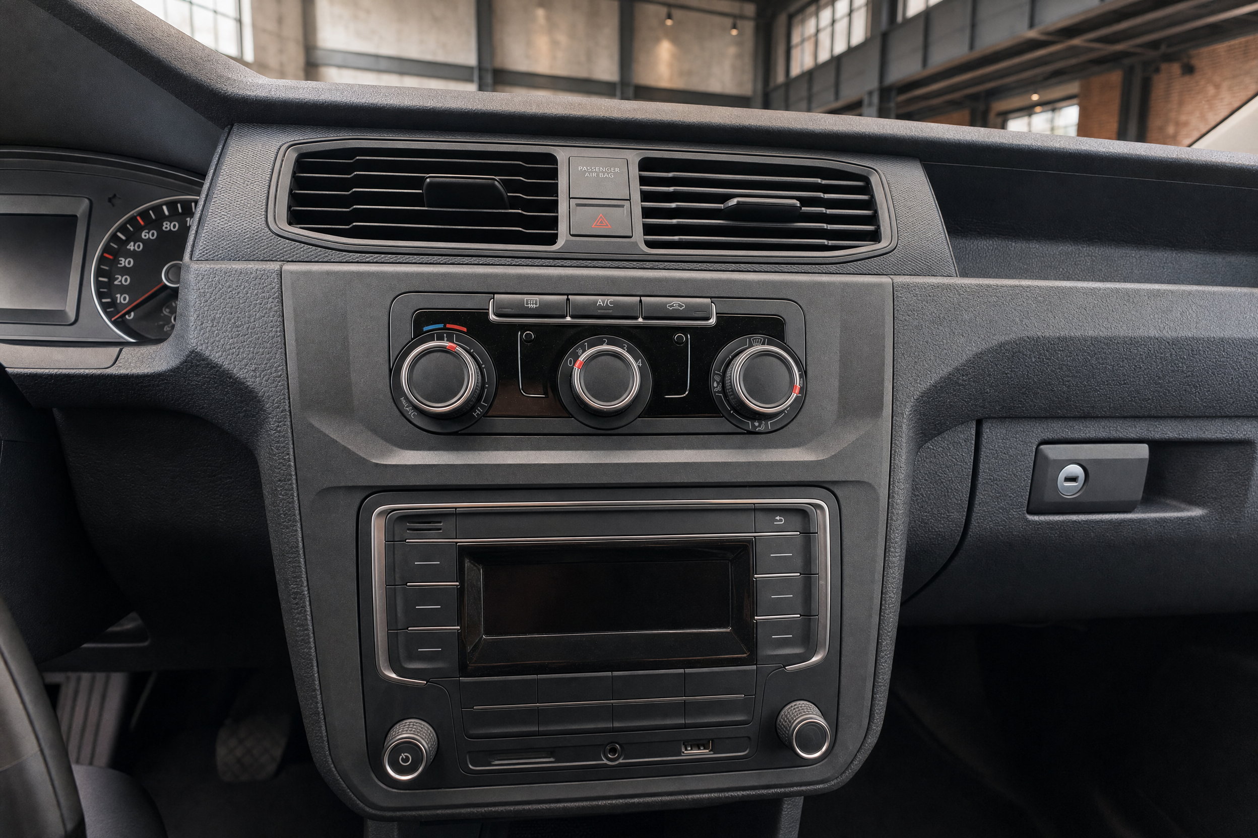 VW Caddy 17