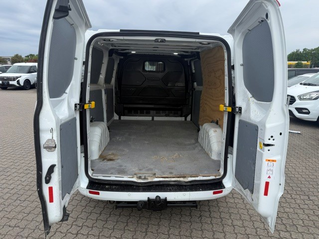 Ford Transit Custom Van 6