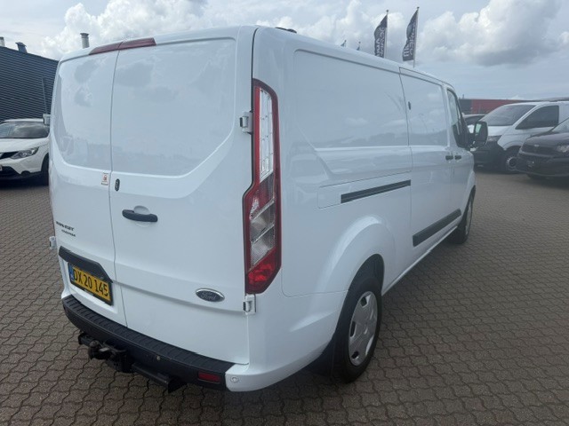 Ford Transit Custom Van 4
