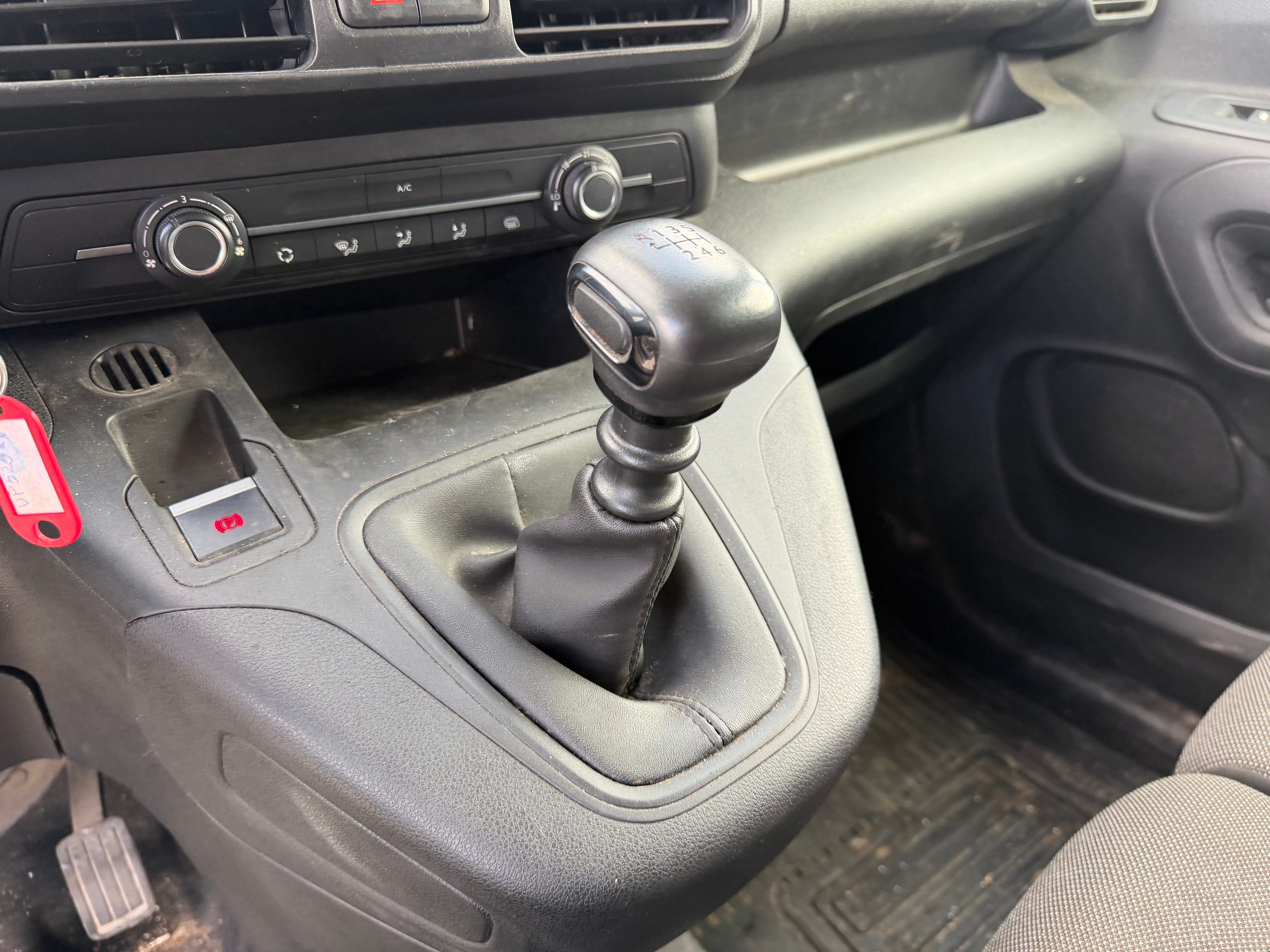Toyota Proace City 14