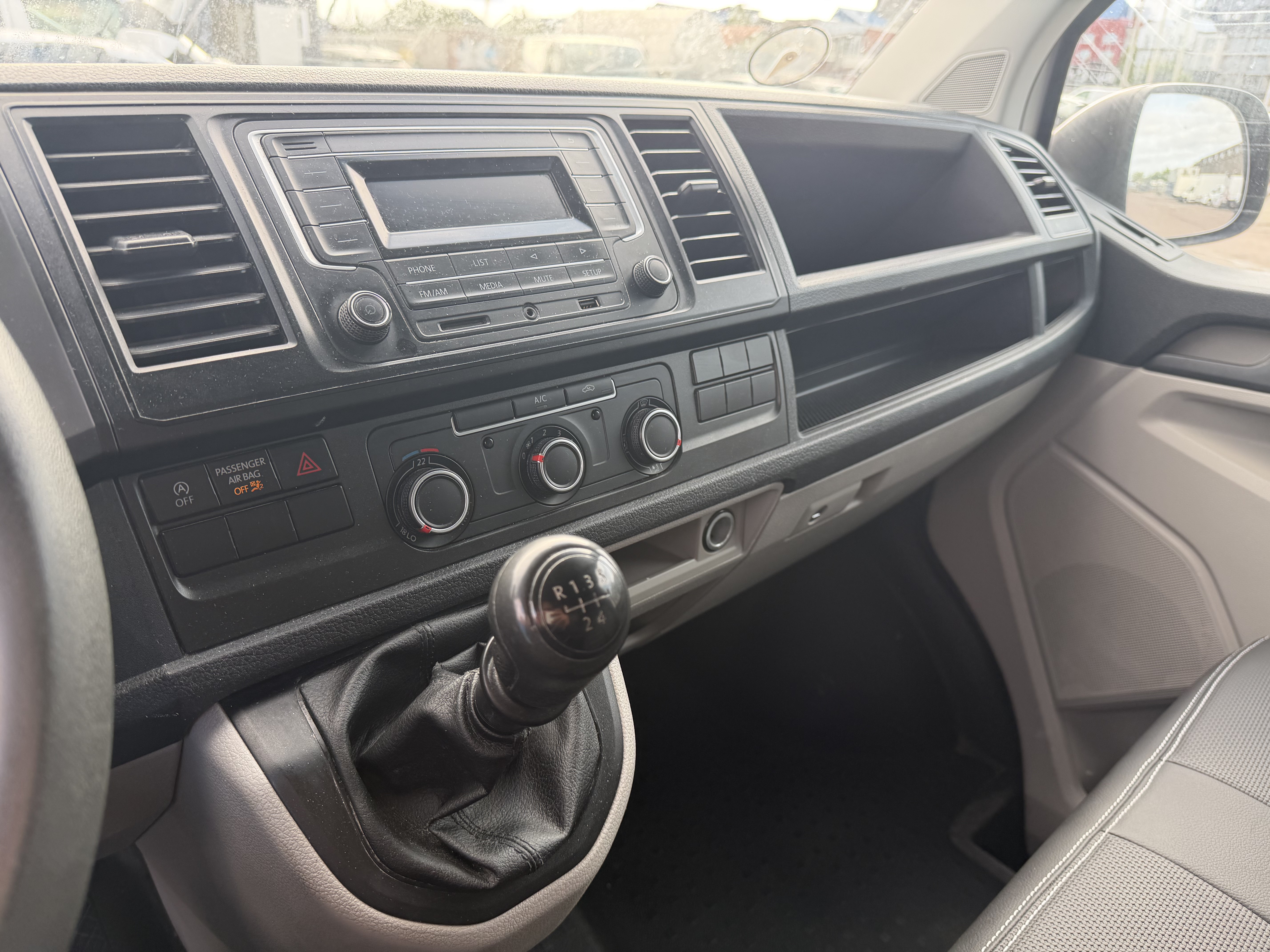 VW Transporter 27